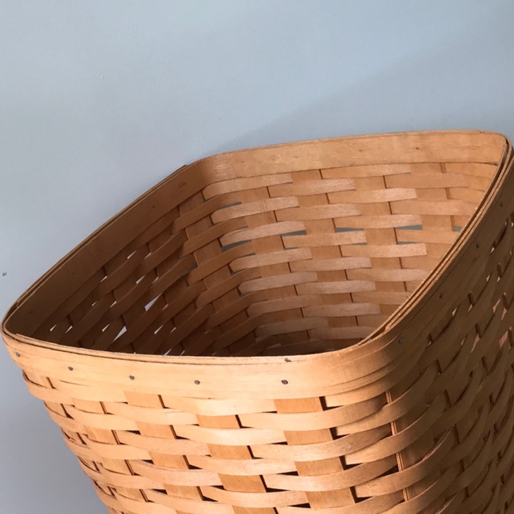 Longaberger 1995 Vintage Basket 16” tall waste or laundry - Picture 4 of 12